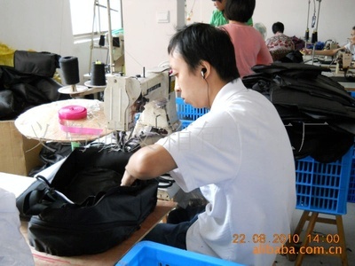【供應600D牛津布手袋生產(chǎn)加工 義烏箱包手袋加工廠】價格,廠家,圖片,家居用品加工,義烏市周江箱包廠-